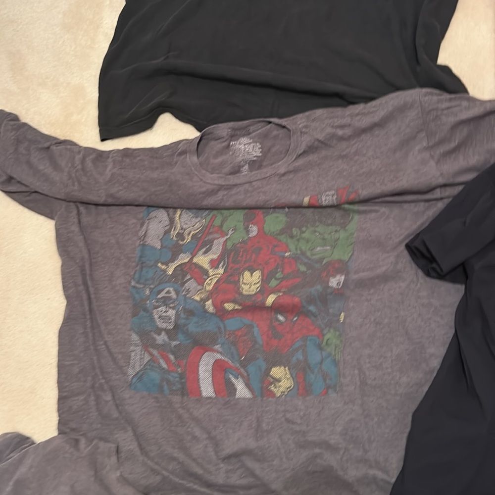 Used Graphic Tees - Picture 3 of 6